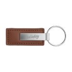 mat metalen en imitatieleren sleutelhanger.