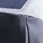 laptoptas met zonnepaneel voor oplader