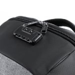 laptoptas met zonnepaneel voor oplader
