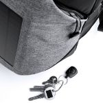 laptoptas met zonnepaneel voor oplader