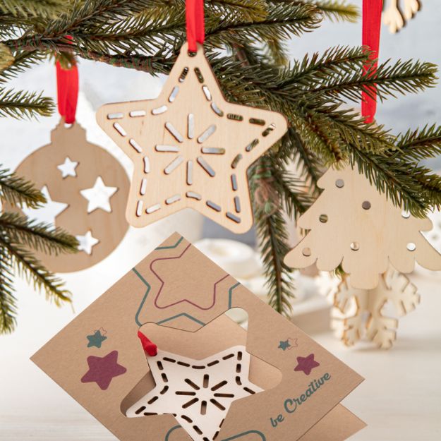custom made kerstkaart eco kraftpapier rood lint
