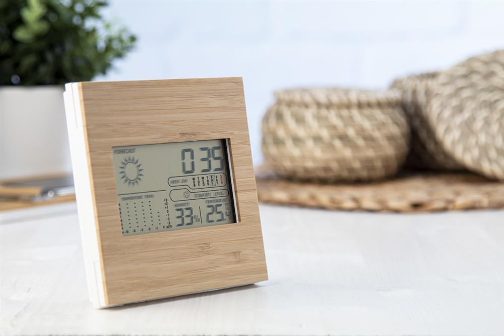Weerstation met details gemaakt van bamboe