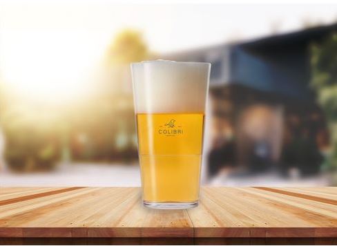Biertje in de zomer drinken, uit je eigen bedrukte bierglas
