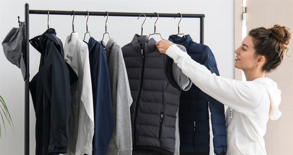 Online keuze van Elevate kledij met opdruk