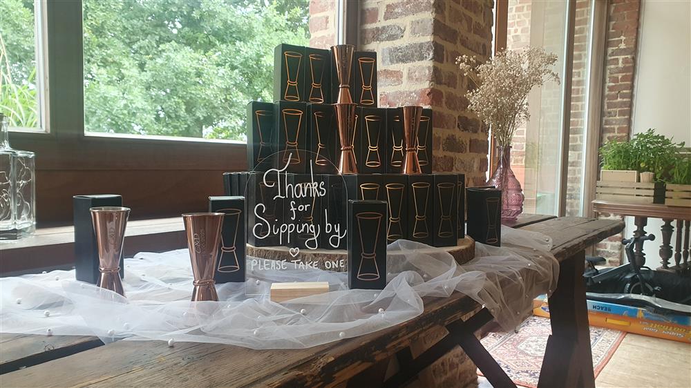 Barmaten voor trouwfeest van Chana